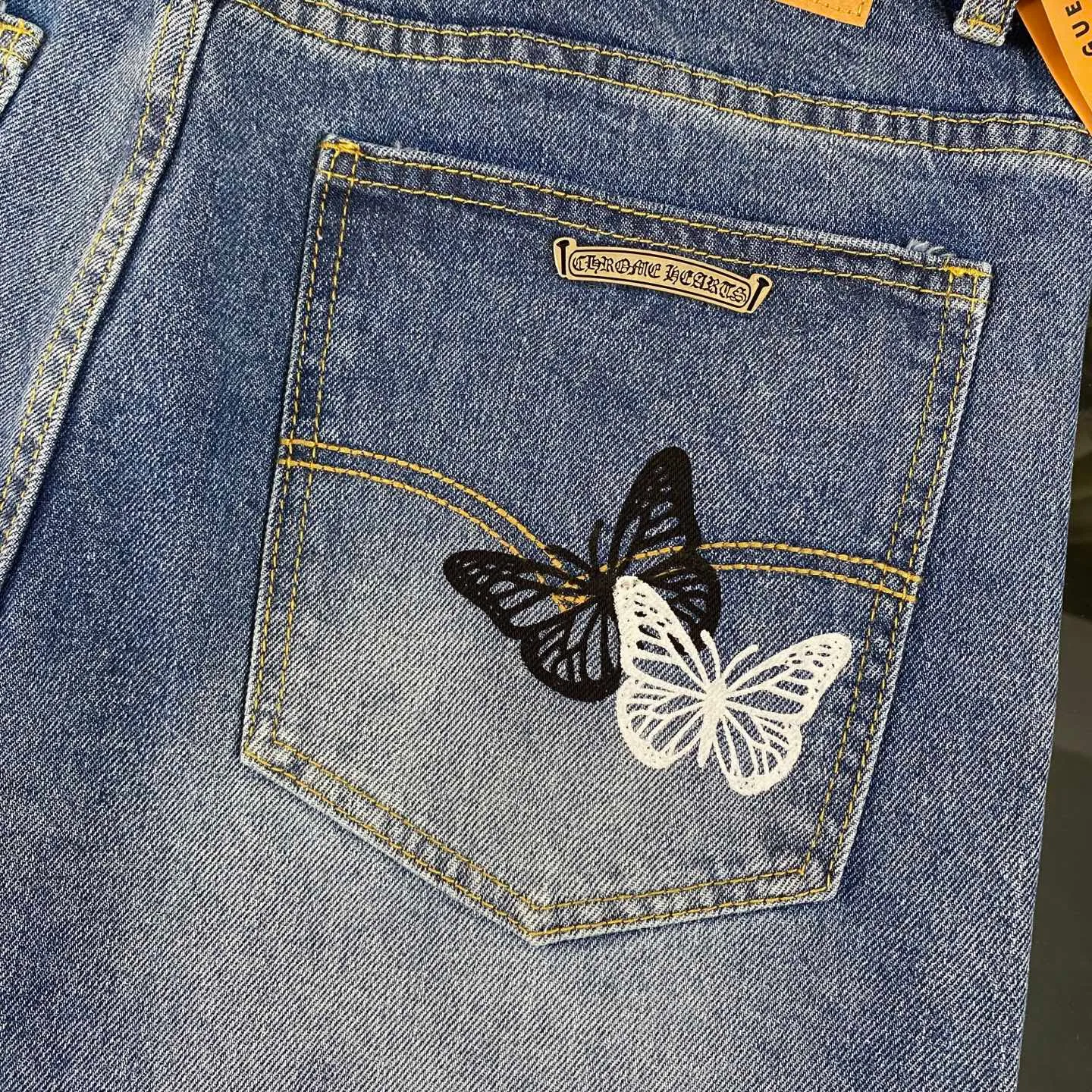 P230 Chrome Hearts 2025 new rare three-color butterfly print couple's washed loose jeans. High version, high version, top ceiling quality. Styles with different washed textures, very friendly to people with thin legs and thick legs. The straight version is very flattering to the leg shape. Moderate length that never goes out of style, easy to match with casual, basic styling for various styles, a must-have in the wardrobe! The fabric is stiff but also makes the upper body soft without losing texture. The washing process is even more perfect. It is a must-have item for everyone! ! ! Washed wheat, hang tag, pants label, three labels complete Color: blue Size: 28, 30, 32, 34